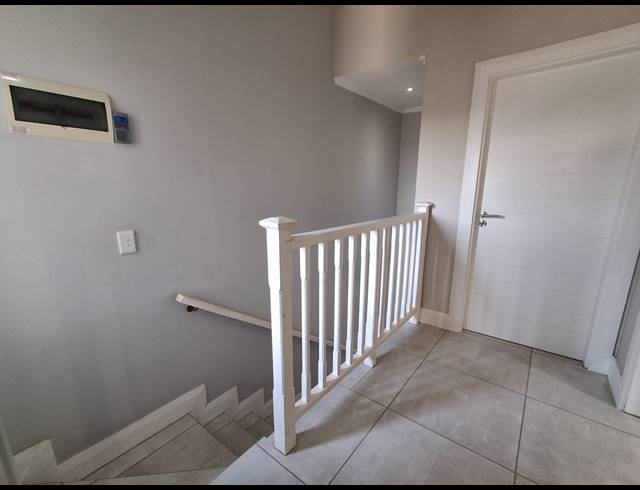 2 BEDROOM TOWNHOUSE FOR SALE IN PALM LAKES ESTATE